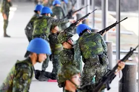 台士兵连开3枪身亡 19岁士兵上吊 父亲怒喊蔡英文你看到吗？视频封面