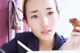 小美女经常吃夜宵，身高172体重只有98斤，怎么吃都不胖视频封面
