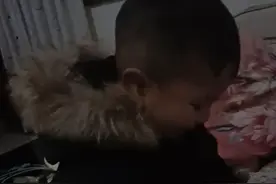 又把奶奶👵的手机摔坏了，这货又想欠挨里，，，赖的很