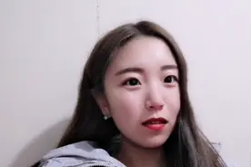 粉丝突然微信转账300元，美女婉拒是为啥？你怎么看待这件事？视频封面