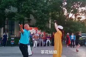 日晟月昊，素啊，茶花姑娘。让我在你身旁。视频封面