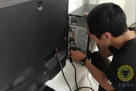 怎么用电视机来做我们电脑主机的显示屏，来看看我是怎么连接的