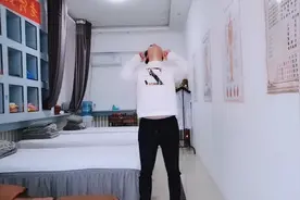 手臂酸麻涨痛不舒服，每天三个动作来缓解