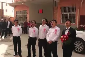 一帅哥迎亲，伴郎团来势汹汹，伴娘们可一点不示弱：小样来PK视频封面