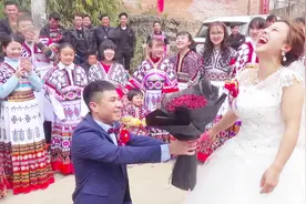贵州汉族小伙娶到云南苗家姑娘，婚礼上新郎说了啥？笑坏了新娘视频封面