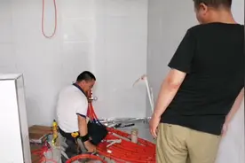 新房子铺上地暖了30块钱一平米贵吗你们那里要多少钱一平米呢视频封面