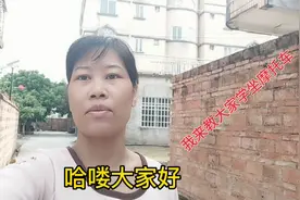 今天来教大家坐摩托车，想让大家都学会坐车，出门方便。