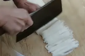 纯手工面条制作过程，妈妈的味道，满满的爱