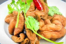 厨师长秘制卤水大肠，简单的一煮，做出来的大肠好吃无异味视频封面