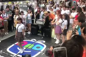 珍惜吧，作品越发越慢，明年肯定铁了心回归娱乐圈的视频封面