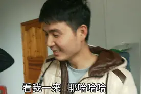 家里电视屏幕突然变小，堂弟按几下就好了。原来是弄这里视频封面