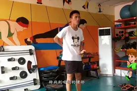 藤霏说体能：练习背撑背桥动作的示范及需要注意的点