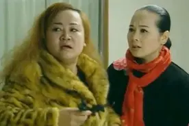 女子推销狗顺便想把自己推销出去，没想老总是个流氓，差点就遭了视频封面