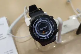 华为Watch GT 2 Pro简单上手体验：多种运动模式，外观好评！视频封面