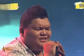 粗犷男子分饰两角翻唱《凉凉》，全场观众被他嗓音惊艳魔怔，王者视频封面