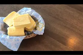 蒸鸡蛋糕少油少糖不加泡打粉松软回彈，用温水浸蛋法令蛋糕更松软视频封面