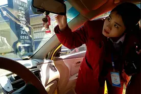 今天铭哥找高速公路ETC服务点，果然是OBU坏了，服务员叫他明再来视频封面