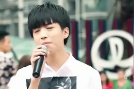 特别喜欢王俊凯王源这首歌还有这个mv《明天你好》，一直循环听视频封面