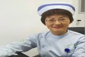 生命大救援！西宁火车站一男子晕倒，专家上演教科书式急救视频封面
