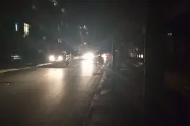 乡村小镇解封五天了，每天晚上街上路灯全部关闭，这是为啥呢？