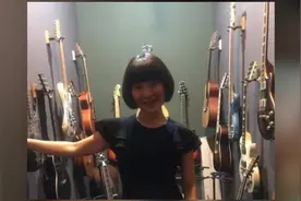 歌手陈红近照曝光，穿搭黑色礼服造型优雅，波波头显气质哪有51岁视频封面