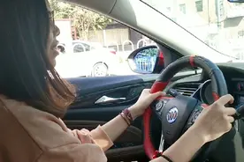 驾照拿到手六年都不敢开车上路的小兰，这次大势开车准备去干嘛？