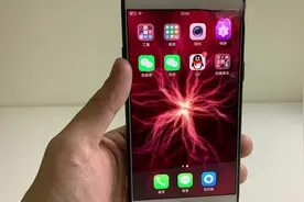 给手机换上这款动态壁纸，炫酷又好玩！