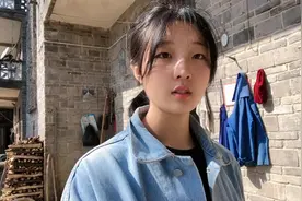 当做农活碰到邻居，就是家长里短很温馨且还说起了我小时候的趣事视频封面