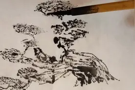 盆景欣赏：临水式侧柏老桩造型，古朴别致视频封面
