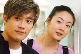 (34)崔智友和李秉宪夫妇，低调牵手观看李贞贤演唱会！视频封面