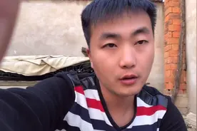 记录单亲家庭生活，讲述父亲去世后16岁的我和残疾妈妈怎么生活