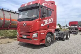 青岛一汽解放，顶级装备，舒适度百分百，卡车精品