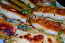 教你最好吃的锅贴做法，咯吱香脆，满嘴留香，出锅瞬间抢光光