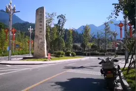 宣汉的巴山大峡谷，夏天避暑的圣地，大家有时间都可以来旅游一下视频封面