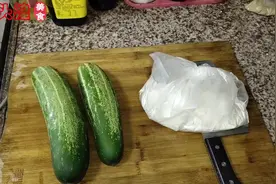 多少人吃过客家的腌生瓜，做法简单，酸甜爽口，健康美味的开胃菜