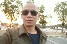 竹乡小戴跟朋友去丽水出差，路过桐庐五星级服务区，看看怎么样视频封面
