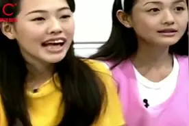 大S表演小S小时候讲话会吐舌头，小S直言我哪有做这么漂亮啊！视频封面