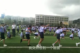 90后舞蹈老师排练突发奇想，你们见过千人鬼步舞吗？视频封面