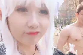 女装大佬看到肌肉男把持不住了——哈尼九视频封面