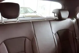 为什么很多车后排都没有中间头枕？是厂家减配吗？这次可算明白了视频封面