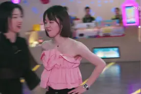 综艺:大娟脱掉外套太瘦了和赖美云battle跳舞机，紫宁变真香现场视频封面