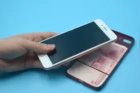 为什么不能往手机壳里放钱？现在清楚也为时不晚，尽早叮嘱家里人视频封面