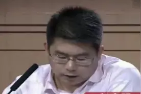 专家现场一针见血，怒批爱狗人士：你没有权利问他！视频封面