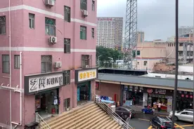 4月4日，10点10分，深圳防空警报、喇叭声准时响起，英雄走好！