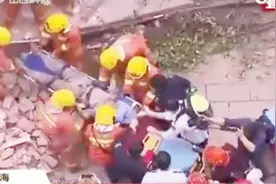 痛心！上海一改建工地坍塌，25人被困，其中10人遇难！