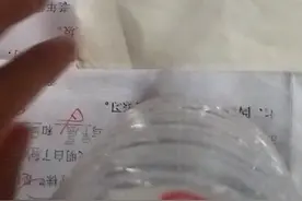 今天和闺蜜绝交了，拍视频的时候手机还滑倒了，只能重新拍了一个