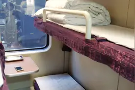 小伙北京坐火车去拉萨，大夏天的，竟发现车厢里空调关了暖气开了视频封面