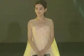 这下玩大了吧！网传儿子并非冯绍峰亲生？赵丽颖回应：发送律师函视频封面