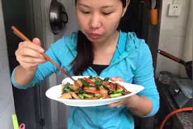 肥肉这样炒肥而不腻，色相味俱全，不会我手把手教你。视频封面