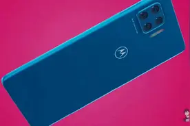 摩托罗拉不再拖后腿，Moto G 5G Plus上市，双独立打孔屏幕成亮点视频封面